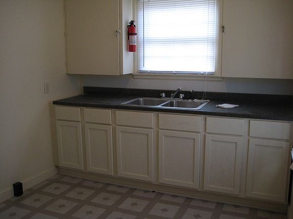 4th image of 229 S 14th St