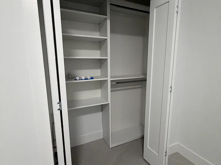 180 W 21st St #180 — Photo 3