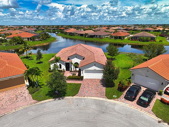 4th image of 12024 SW Bayberry Avenue