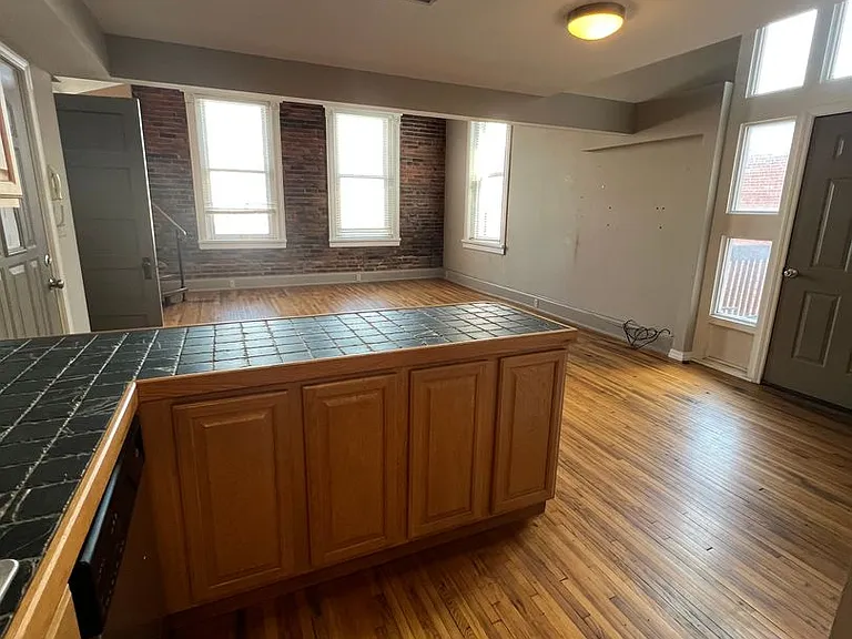 313 Park Central E #303 — Photo 12