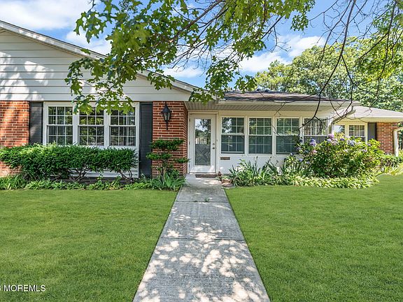 4th image of 455B Portsmouth Drive