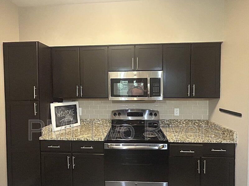 1st image of 410 Rosedale Ave APT 211