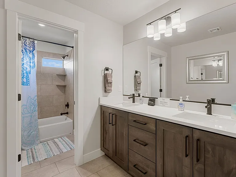 466 N Ventura Ln #47 — Photo 23