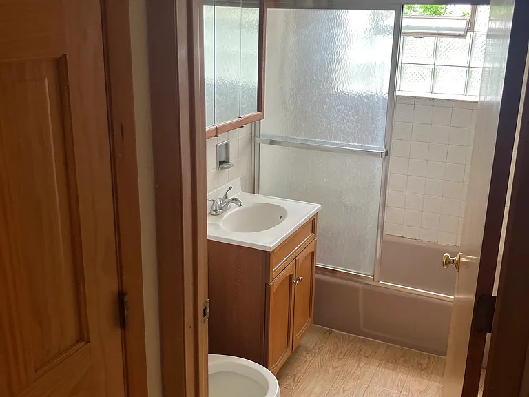 5026 Suffield Ct #3D — Photo 6