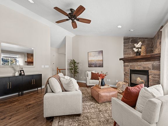 4th image of 7920 S Pear Tree Cir