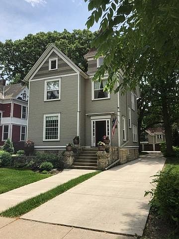 1st image of 921 Chicago Ave