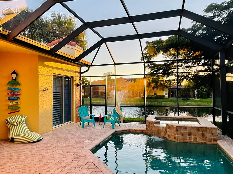 Lake view at the pool
