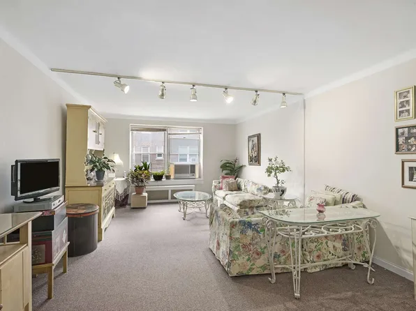 920 E. 17th Street image 1 of 5