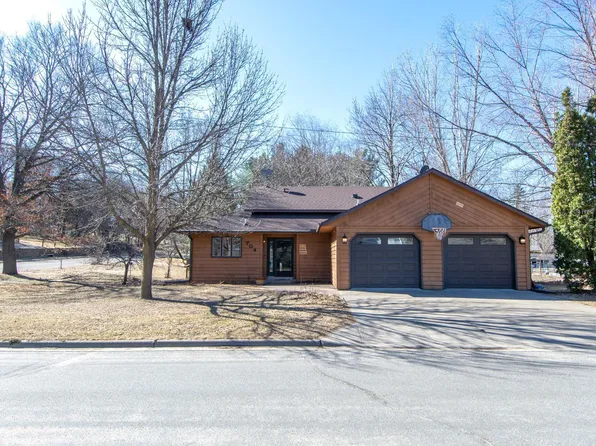 704 11th Ave NE, Little Falls, MN 56345