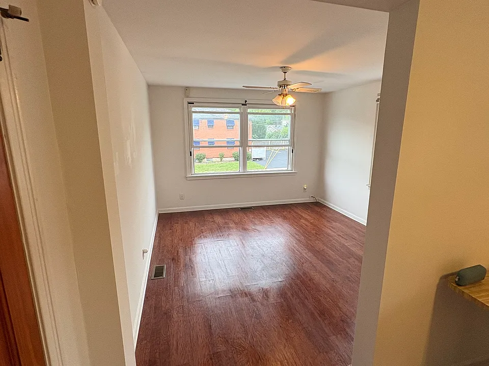 5295 Broadway St #3
