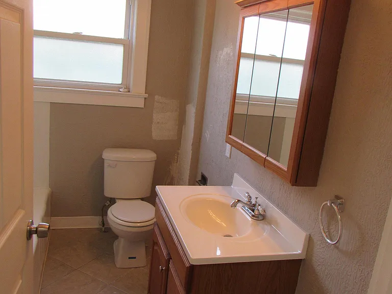 2360 Edwin Ave — Photo 11