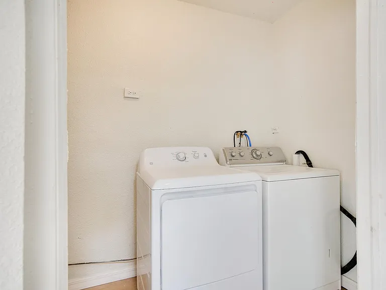 113 Kendra Ave — Photo 15