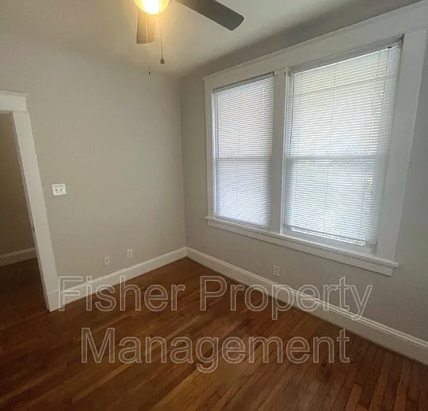 1514 Bainbridge St #A — Photo 4