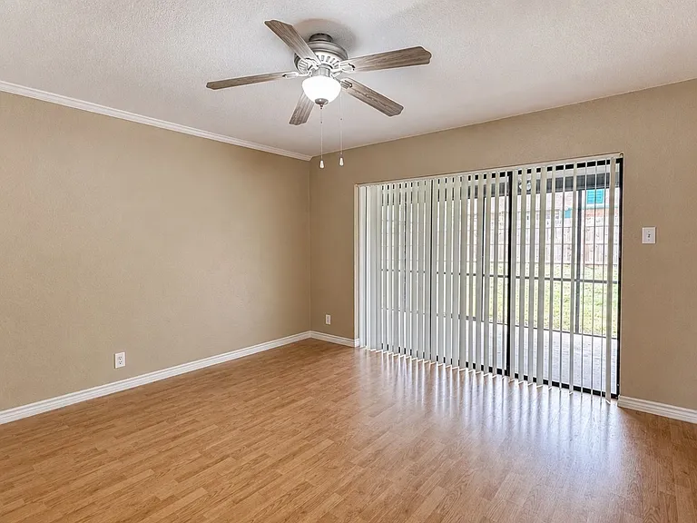 3426 Meadow Head Dr — Photo 13