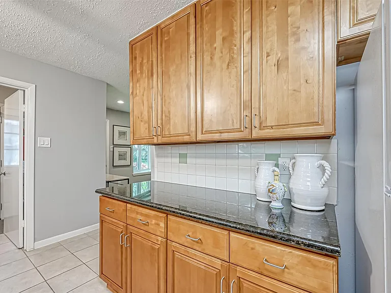 13914 Saint Marys Ln — Photo 17