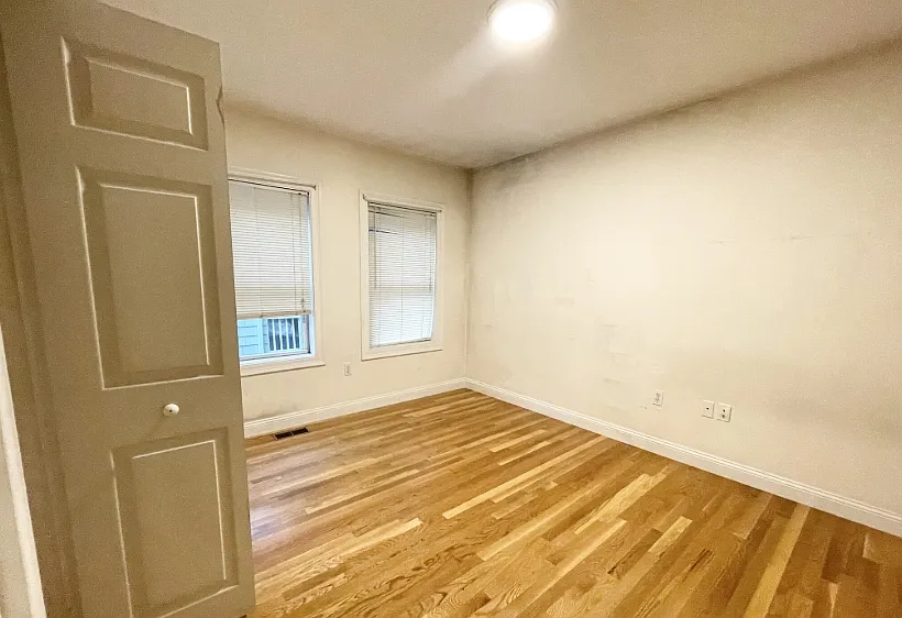4 bed, $4,875 — Photo 4