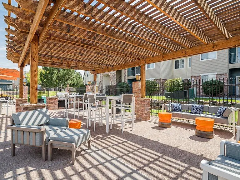 Regatta Apartments — Photo 14