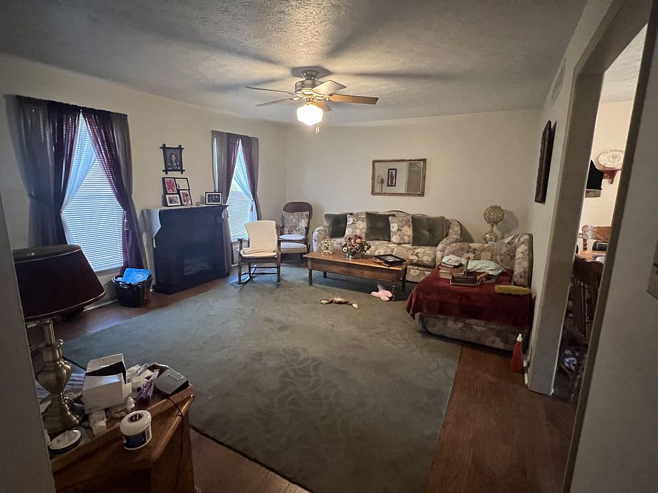 2nd image of 104 Jason Dr