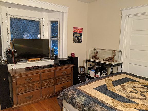 5th image of 696 Richmond Ave #1