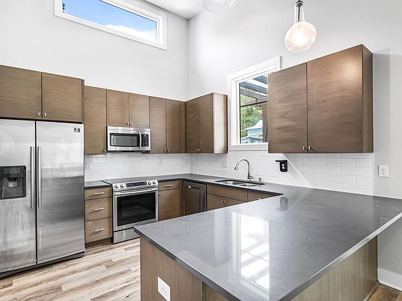 3rd image of 61 Edens Landing Cir