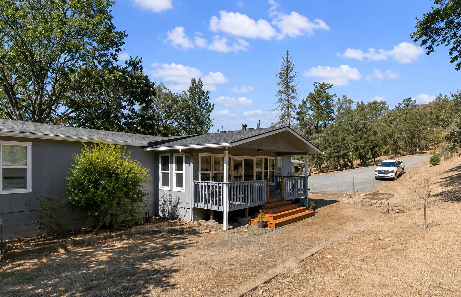 3 bed, 2200 sqft, $2,880 — Photo 1
