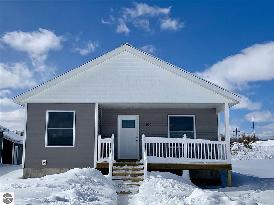 1st image of 820 Sienna St #40