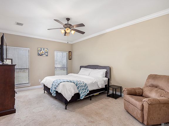 5th image of 39138 Balmoral Dr