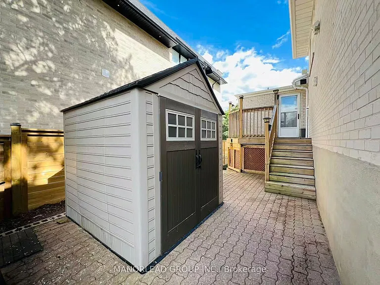 10 Greenyards Dr — Photo 38