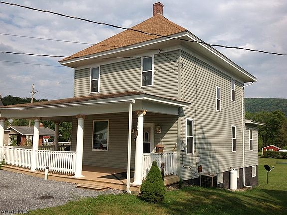 3rd image of 122 Lumber St