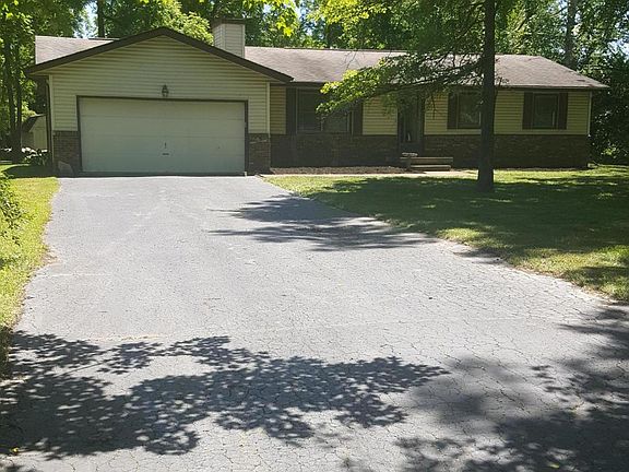 2nd image of 135 Woodside Dr SW