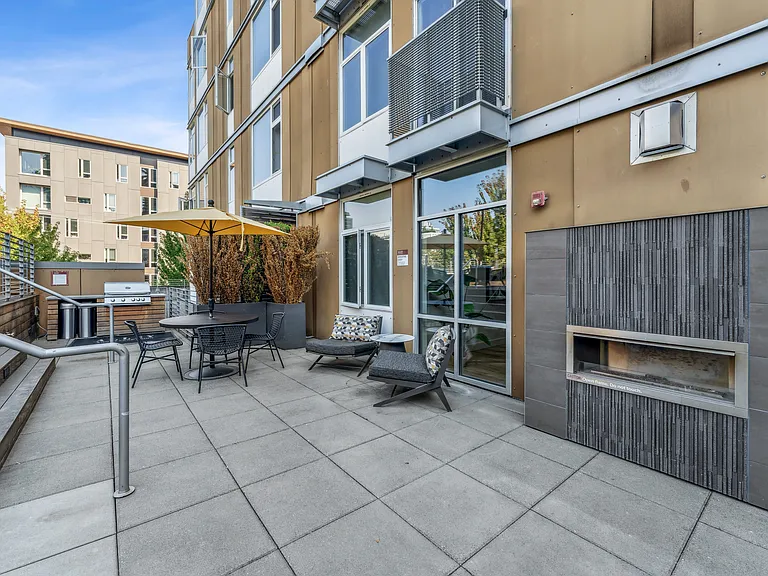 Alley South Lake Union — Photo 23