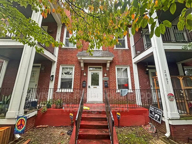 2 bed, 1.0 bath, 820 sqft, $1,500 — Photo 1
