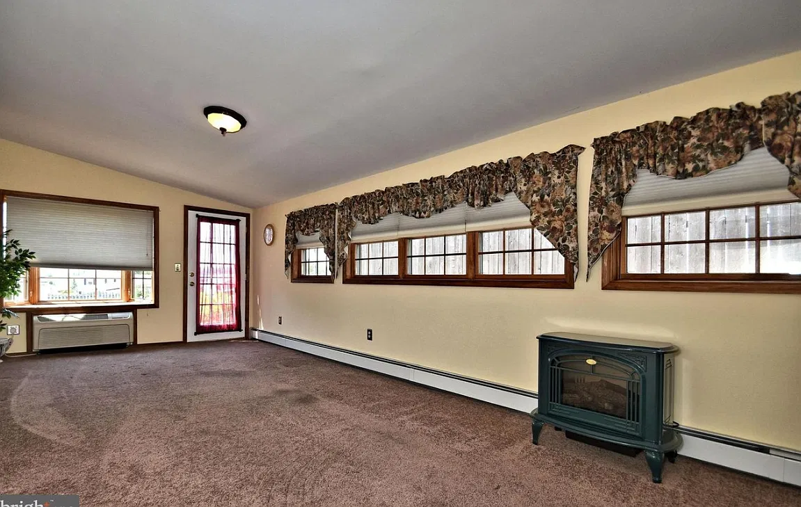 511 Overhill Road - 1 — Photo 3