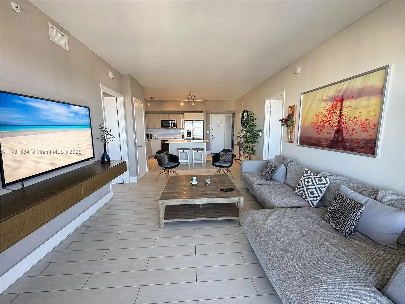 Beachwalk Condominium — Photo 3