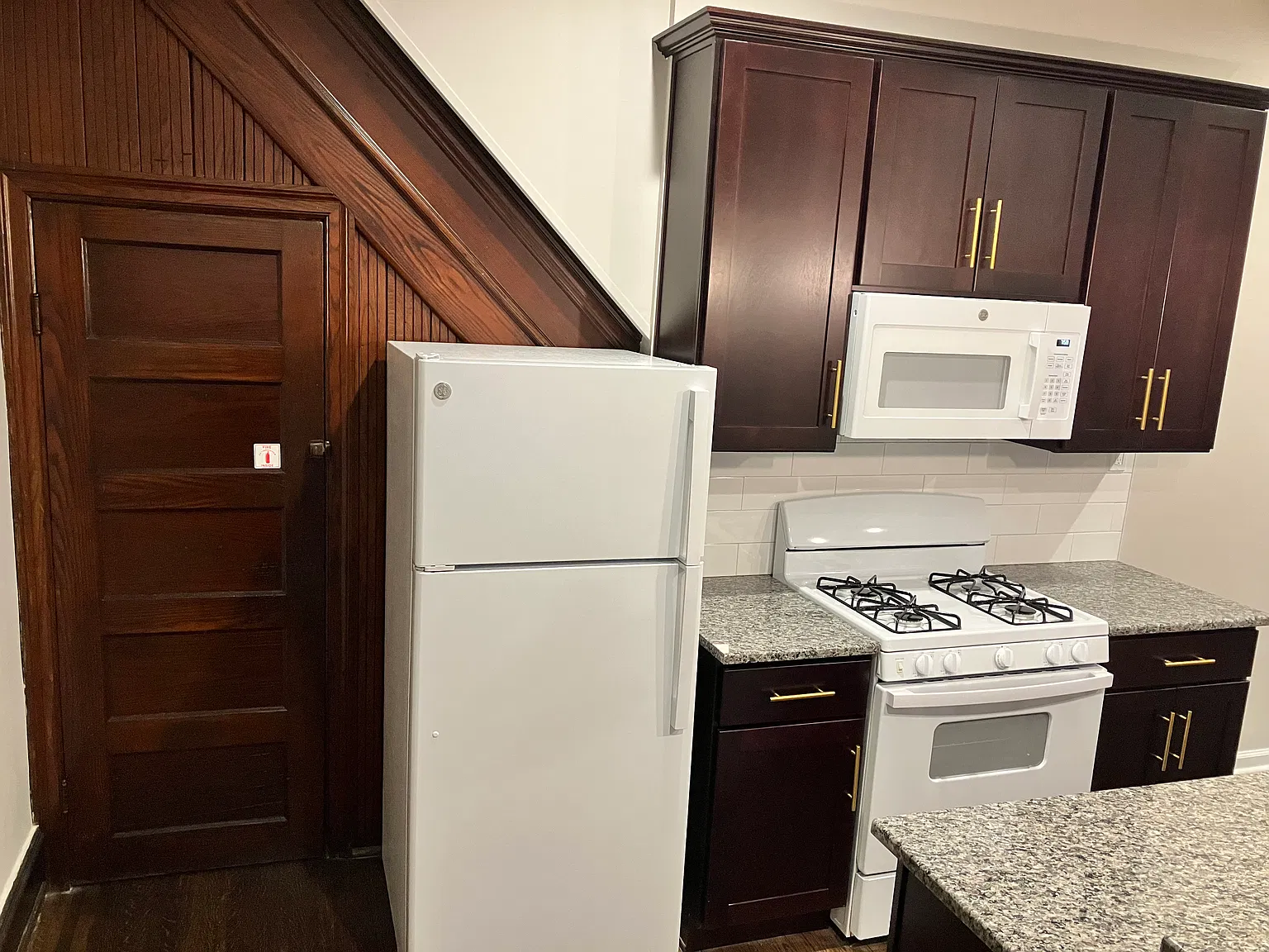 2 bed, 800 sqft, $1,600 — Photo 3