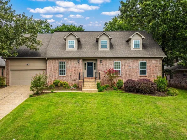 13818 Longtree Dr, Little Rock, AR 72212