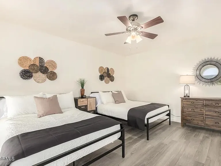 8759 W Grovers Ave — Photo 16