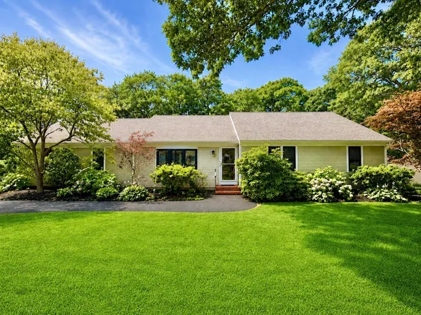 31 Childs Street, Centerville, MA 02632