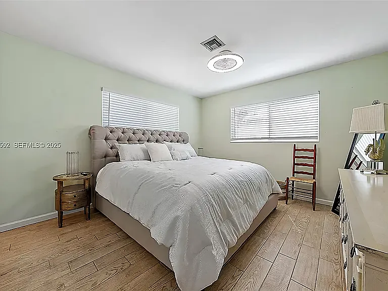 367 Riverside Dr — Photo 10
