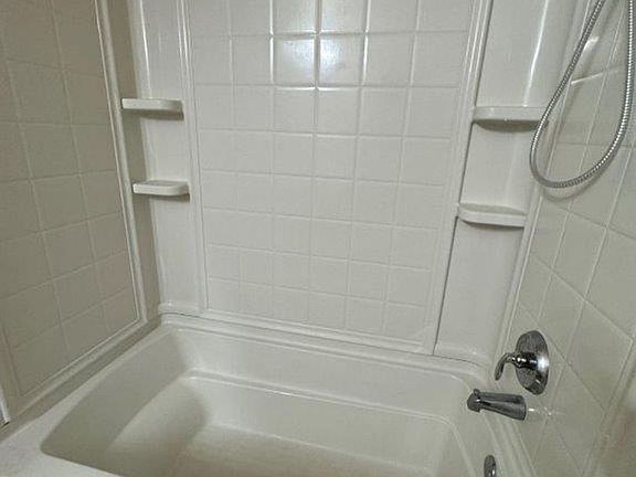 2nd image of 609 E Juniper Ln