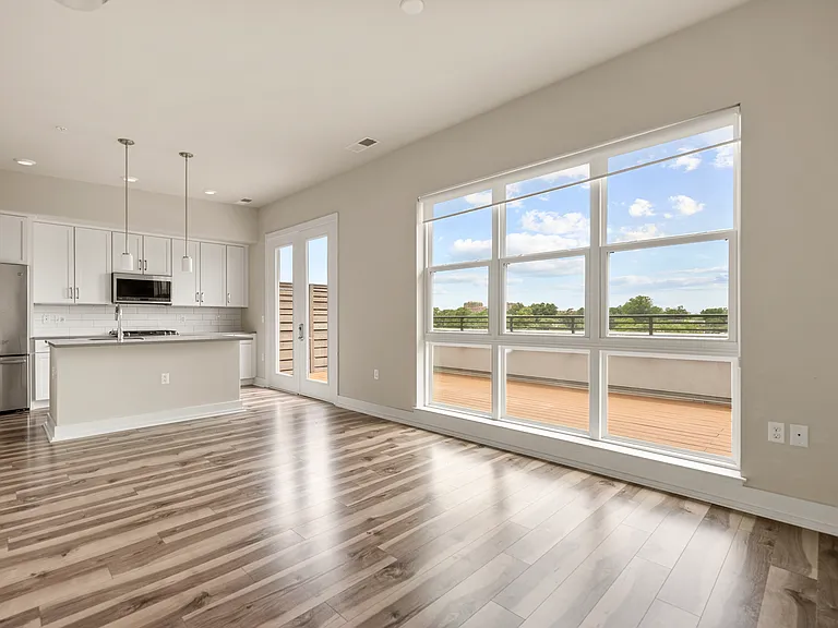 1800 Mount Vernon Ave #401 — Photo 5