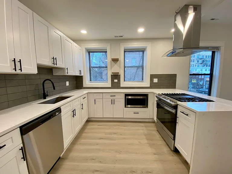 1034 W Belmont Ave #2F — Photo 21
