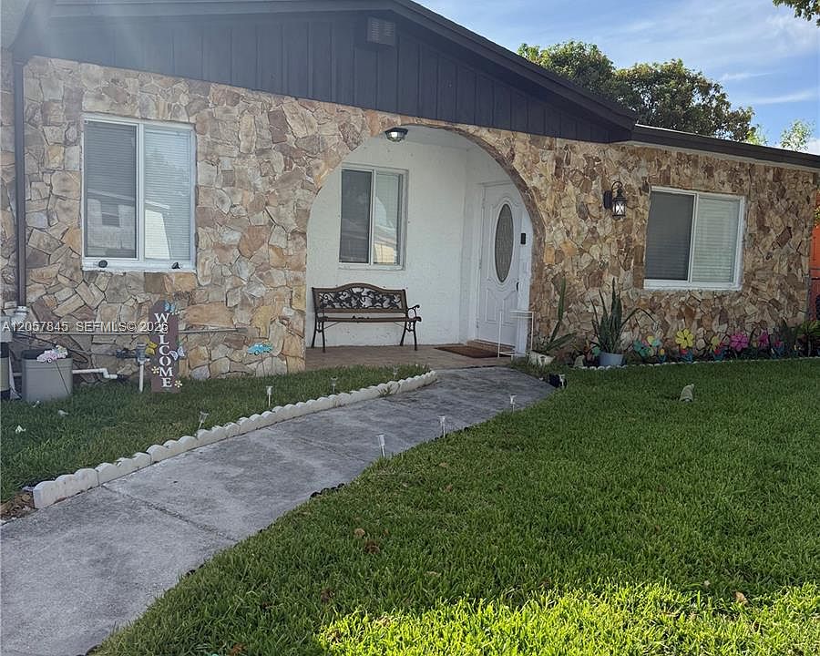 1st image of 1816 NW 25th Ter
