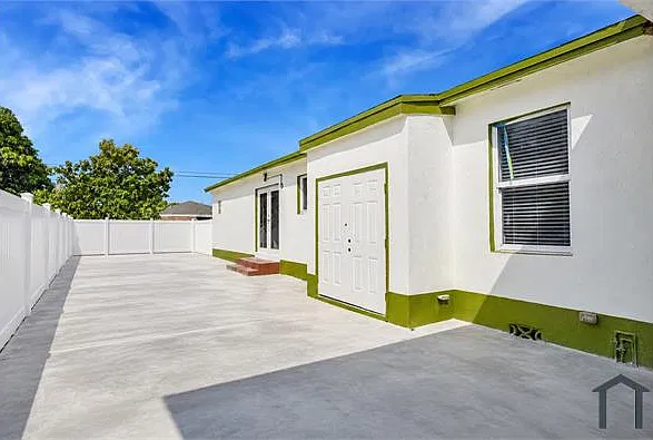 3 bed, 1250 sqft, $3,200 — Photo 3