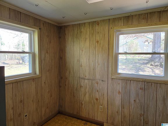 5th image of 107 Centerway Dr