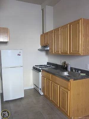 Rented by Realty 2000 Corp | media 9