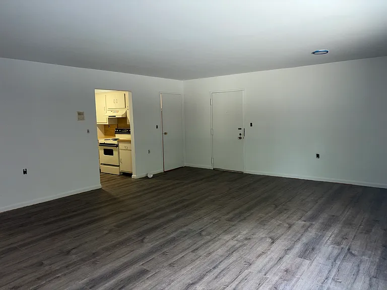 164 Union St #2E — Photo 11