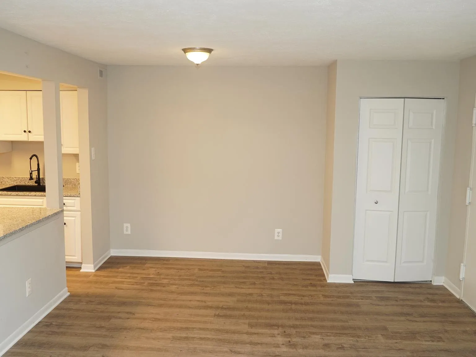 10114 Campus Way S — Photo 3