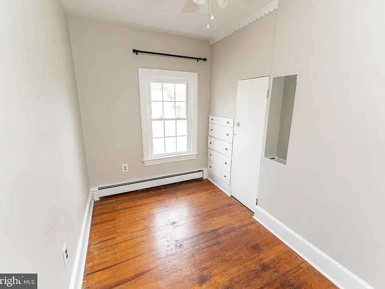 1109 N Division St — Photo 36