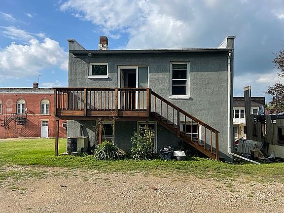 4th image of 13 E College St